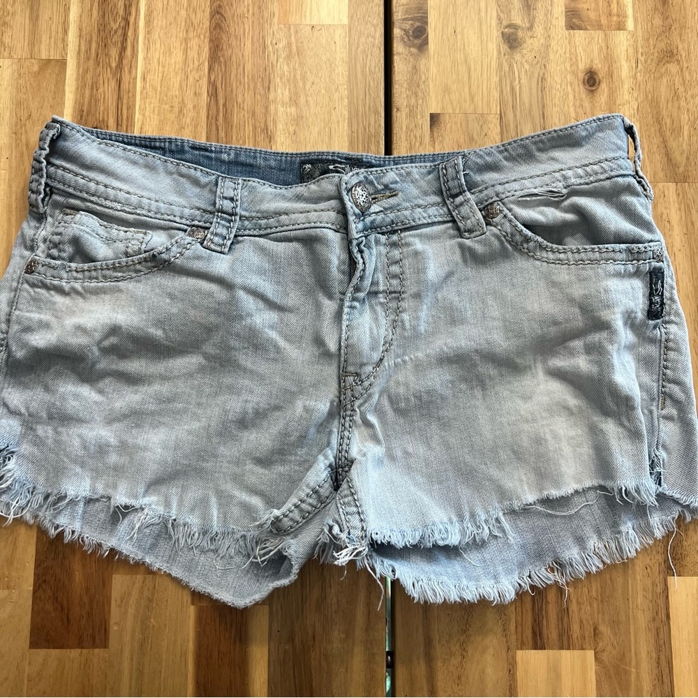 Silver Jeans Co. Suki Surplus Light Wash Denim Cutoff Shorts Women’s W34